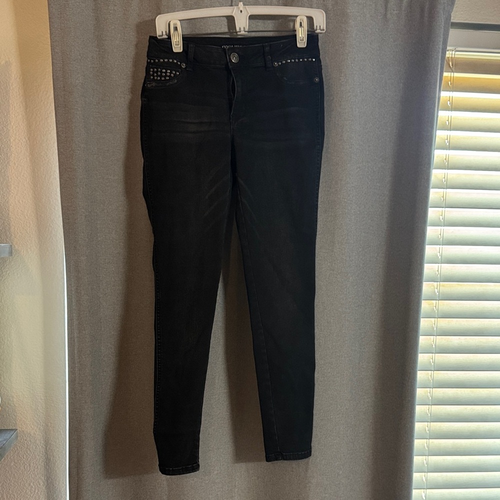 Maurice’s Distressed Black Studded Jeans- size S/ short